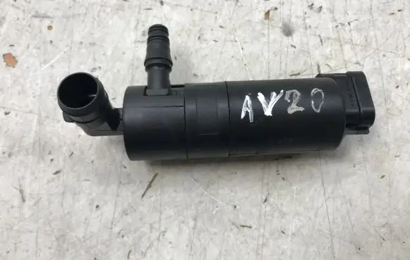 Toyota Avensis T250 Headlight washer pump 8528002020