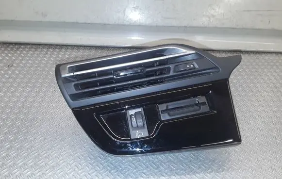 Citroen C4 II Picasso Dashboard side air vent grill/cover trim 967797647A