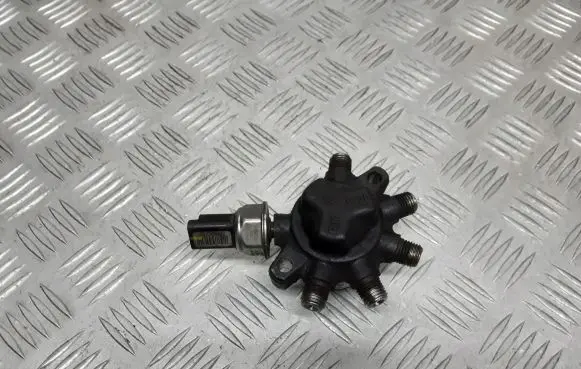 Dacia Logan I Fuel main line pipe
