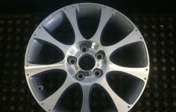 Honda CR-V R17 alloy rim 