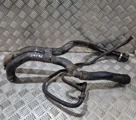 Volkswagen PASSAT B5 Engine coolant pipe/hose 3B0122049A