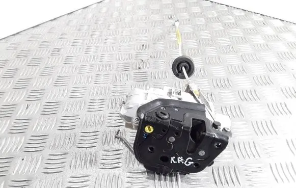 Audi A4 S4 B7 8E 8H Rear door lock 8E0839015AA