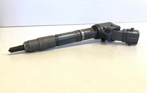 Volvo XC60 Fuel injector 31405404 005104S65210 04S65210