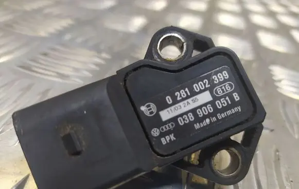 Volkswagen PASSAT B5.5 Air pressure sensor 0281002399 038906051B