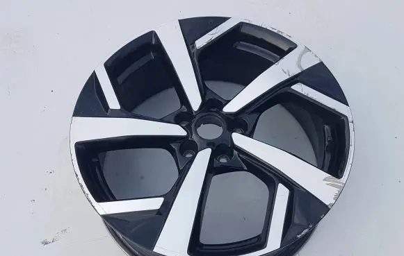 Nissan Qashqai+2 R19 alloy rim N889016