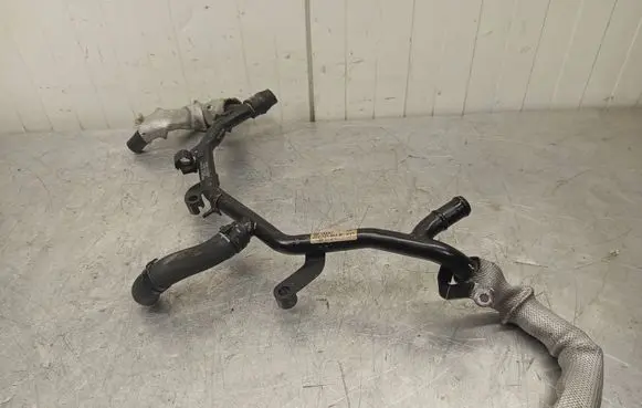 Volkswagen Touareg I Engine coolant pipe/hose 07Z121065M