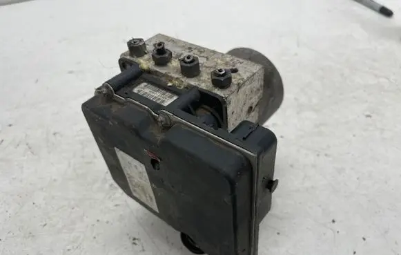 Audi A4 S4 B8 8K ABS Pump 8K0614517BB