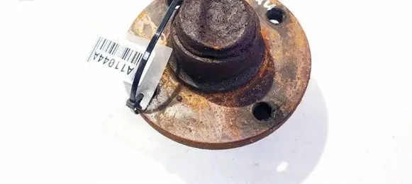 Audi 80 90 S2 B4 Rear wheel hub 