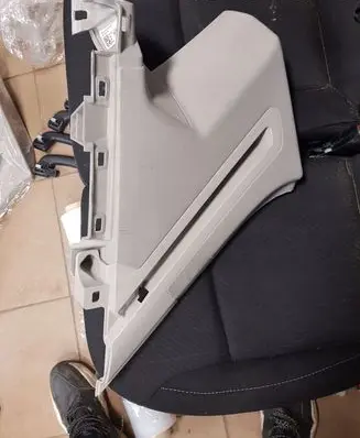 (D)pillar trim (top)