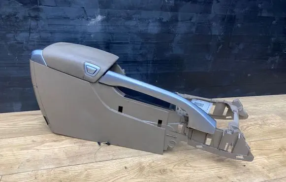 Volvo XC70 Armrest 30643582 30672008