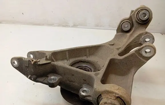 Land Rover Discovery 5 Rear wheel hub JPLA5A971BA