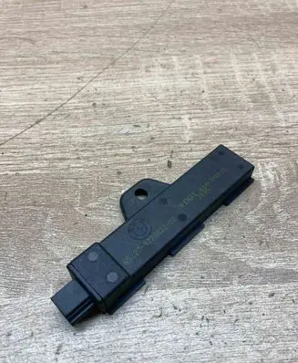 BMW 5 F10 F11 Keyless system antenna 9220832 922083202