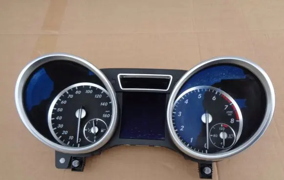 Mercedes-Benz ML W166 Speedometer (instrument cluster) A1669003106