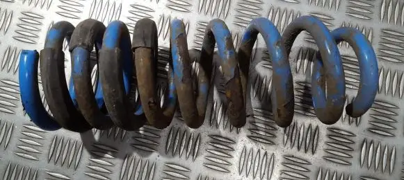 Toyota Avensis T250 Rear coil spring