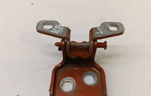 Dacia Duster II Front door upper hinge 