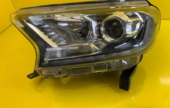 Ford Ranger Headlight/headlamp JB38-13E014