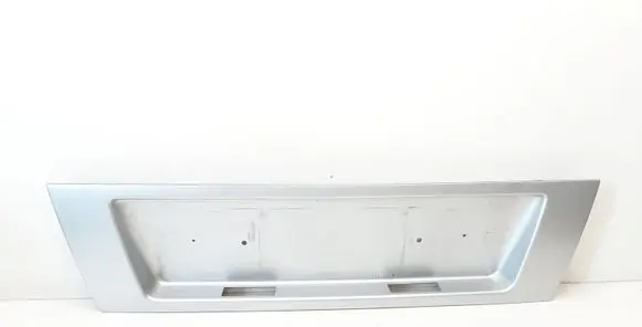 Trunk door license plate light bar