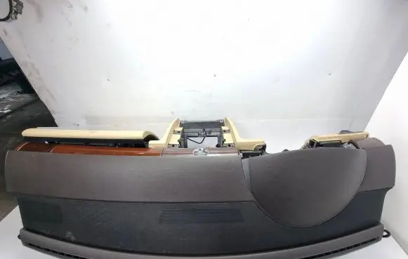 Volkswagen Phaeton Dashboard
