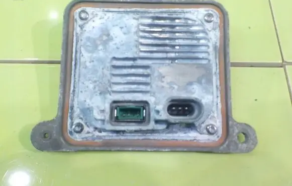 Ford Focus LED ballast control module 10R034663
