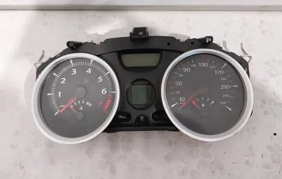 Renault Megane II Speedometer (instrument cluster) 35110419 8200793124