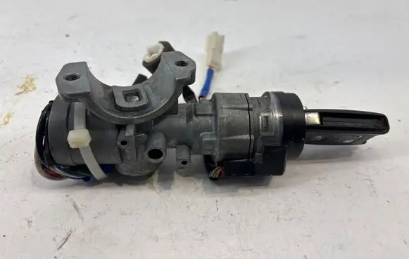 SsangYong Korando Ignition lock 8697034001 MD11