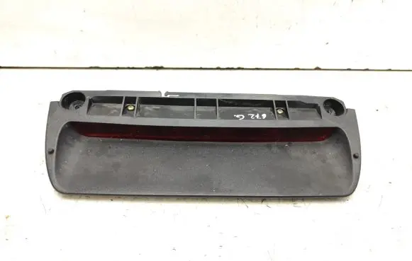 Citroen C5 Third/center stoplight E25048