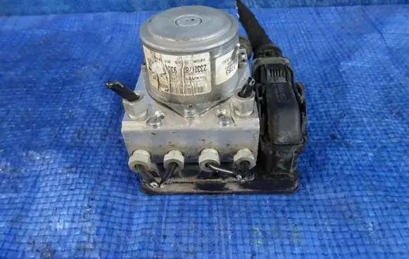 Opel Insignia A ABS Pump 23321783
