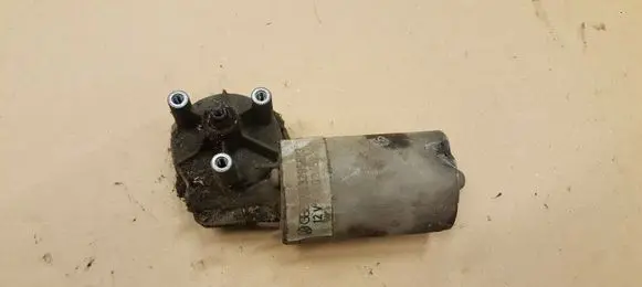 Volkswagen Golf II Wiper motor 533955113