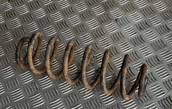 Volkswagen Touran I Rear coil spring