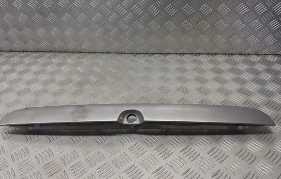 Opel Zafira A Rear window tailgate spoiler 90579631