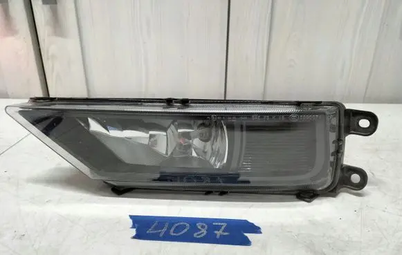 Volkswagen Tiguan Front fog light 5NA941699D