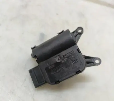 Audi A4 S4 B6 8E 8H Air flap motor/actuator 0132801305 8E1820511D 663834N