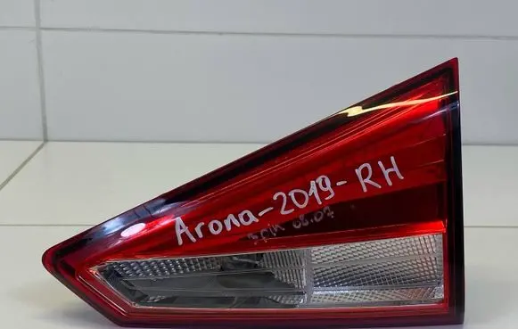 Tailgate rear/tail lights