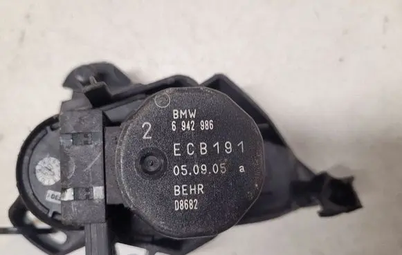 BMW 5 E60 E61 Air flap motor/actuator 6942986 08682