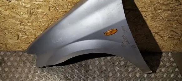 Mazda MPV II LW Fender