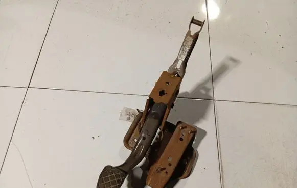 Skoda Roomster (5J) Brake pedal 