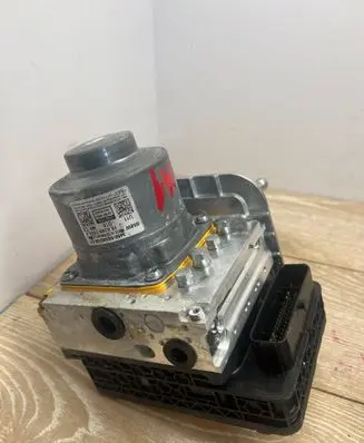 BMW X1 U11 ABS Pump 5B55D46