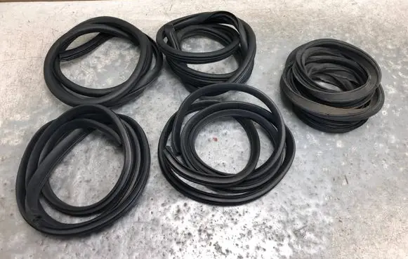 KIA Picanto Rubber seal front door (on door) 
