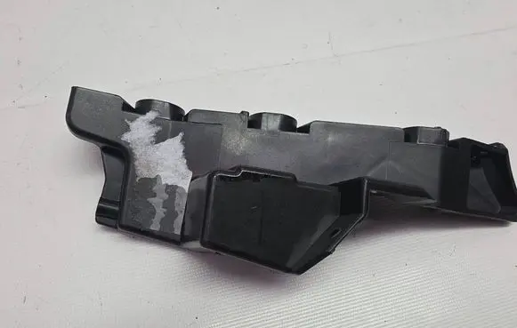 Audi Q7 4M Front bumper mounting bracket 4M0807283B