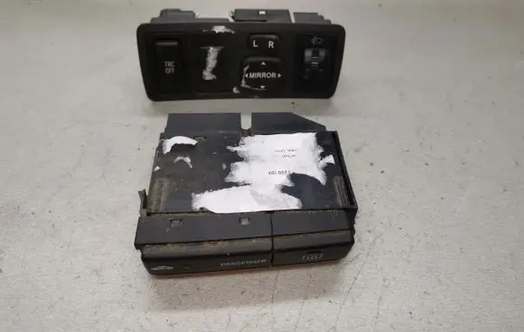 Toyota Avensis T250 A set of switches 8479005110 183574