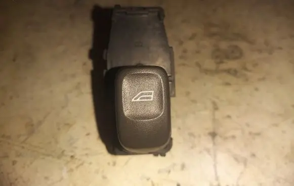 Volvo S60 Electric window control switch 9472275
