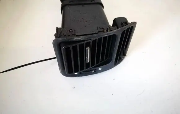 Honda CR-V Dash center air vent grill