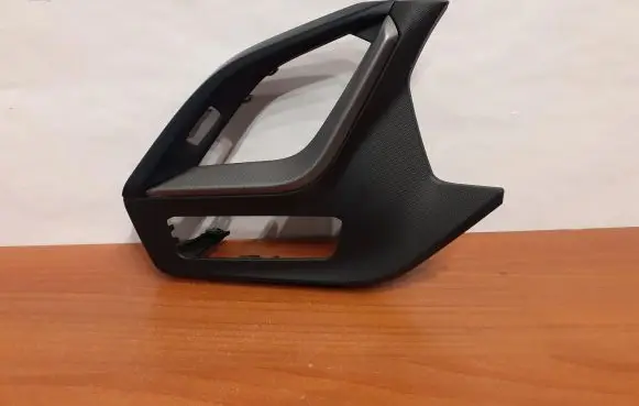 BMW 1 F40 Dashboard side end trim 2216190X T0537087