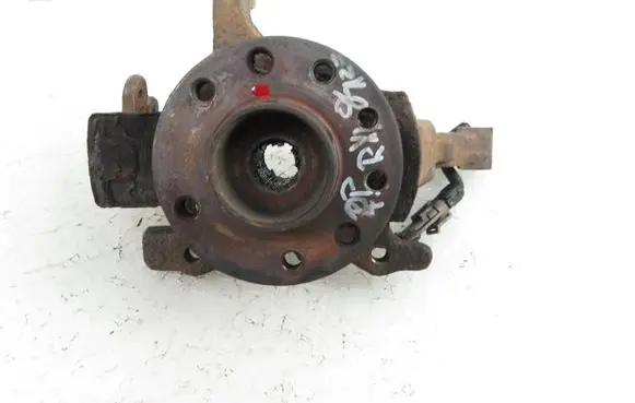 Opel Zafira A Front wheel hub spindle knuckle 