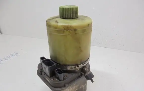 Volkswagen Polo IV 9N3 Power steering pump 6Q0423456AB