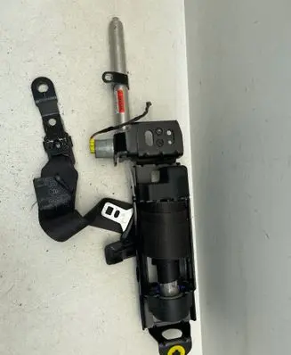 Volvo V50 Front seatbelt 6090888R0A