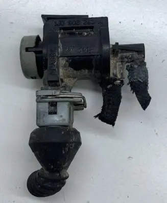Volkswagen Golf IV Turbo solenoid valve 1J0906283A
