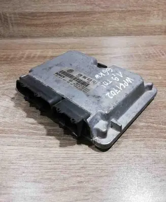 Volkswagen PASSAT B5 Engine control unit/module ECU 038906018FG 0281010063