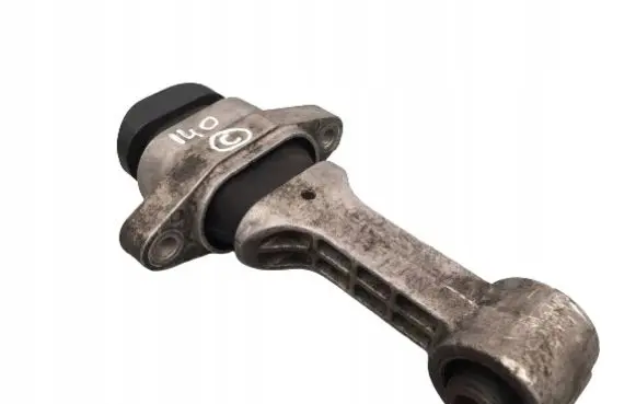Hyundai i40 Engine mount bracket