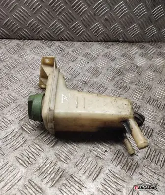 Volkswagen PASSAT B5 Power steering fluid tank/reservoir 8D0422373C